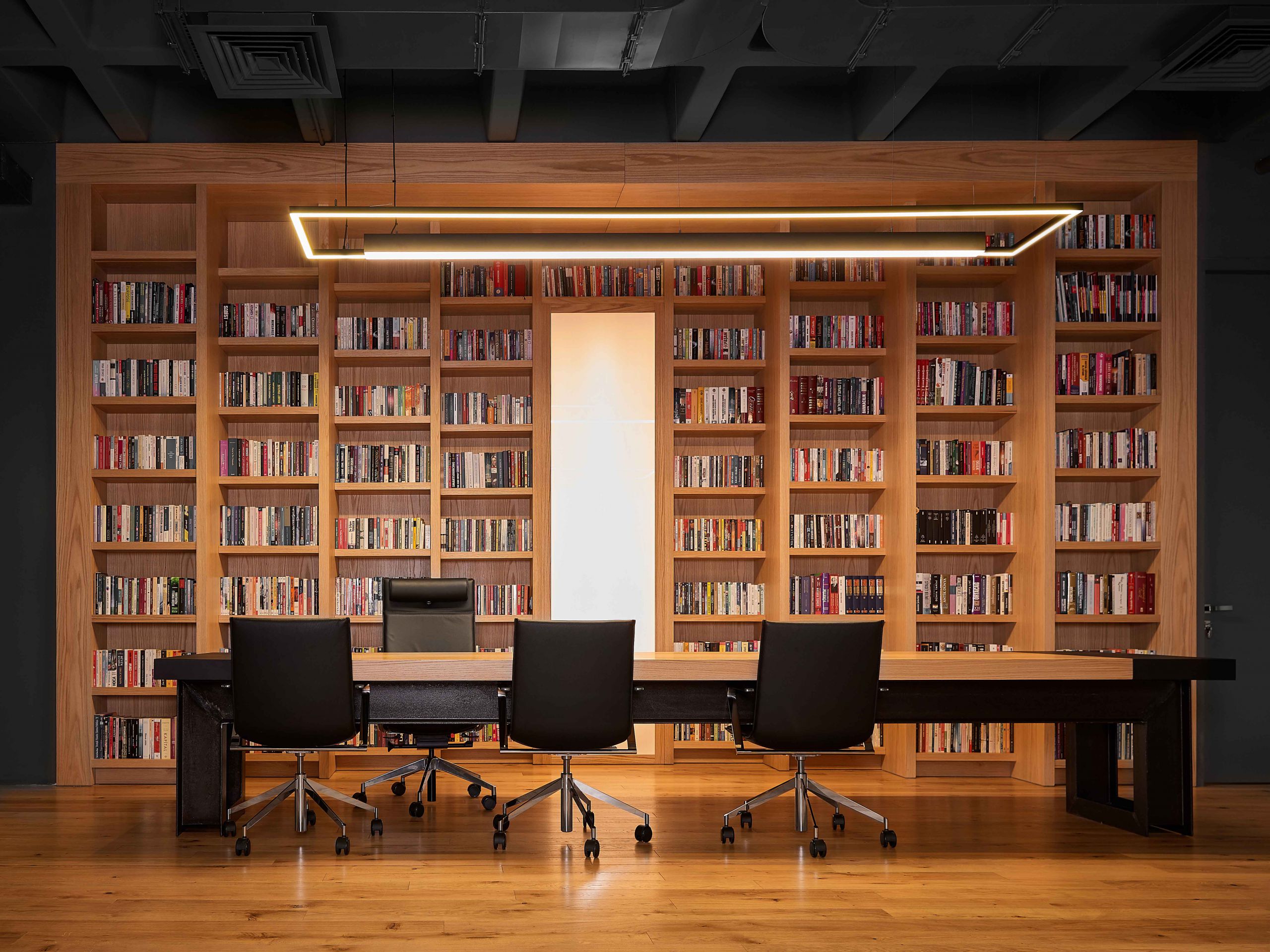 Toplantı ve yönetim alanları